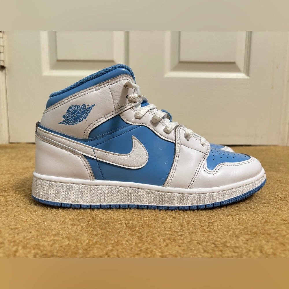 Air Jordan 1 mid Legend Blue